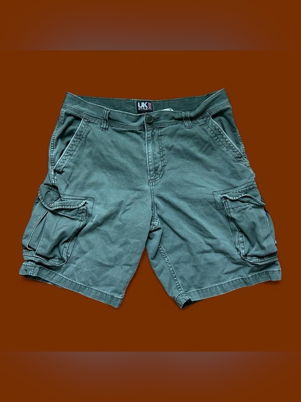 UK-Style Men's Utility Cargo Shorts in Olive Green